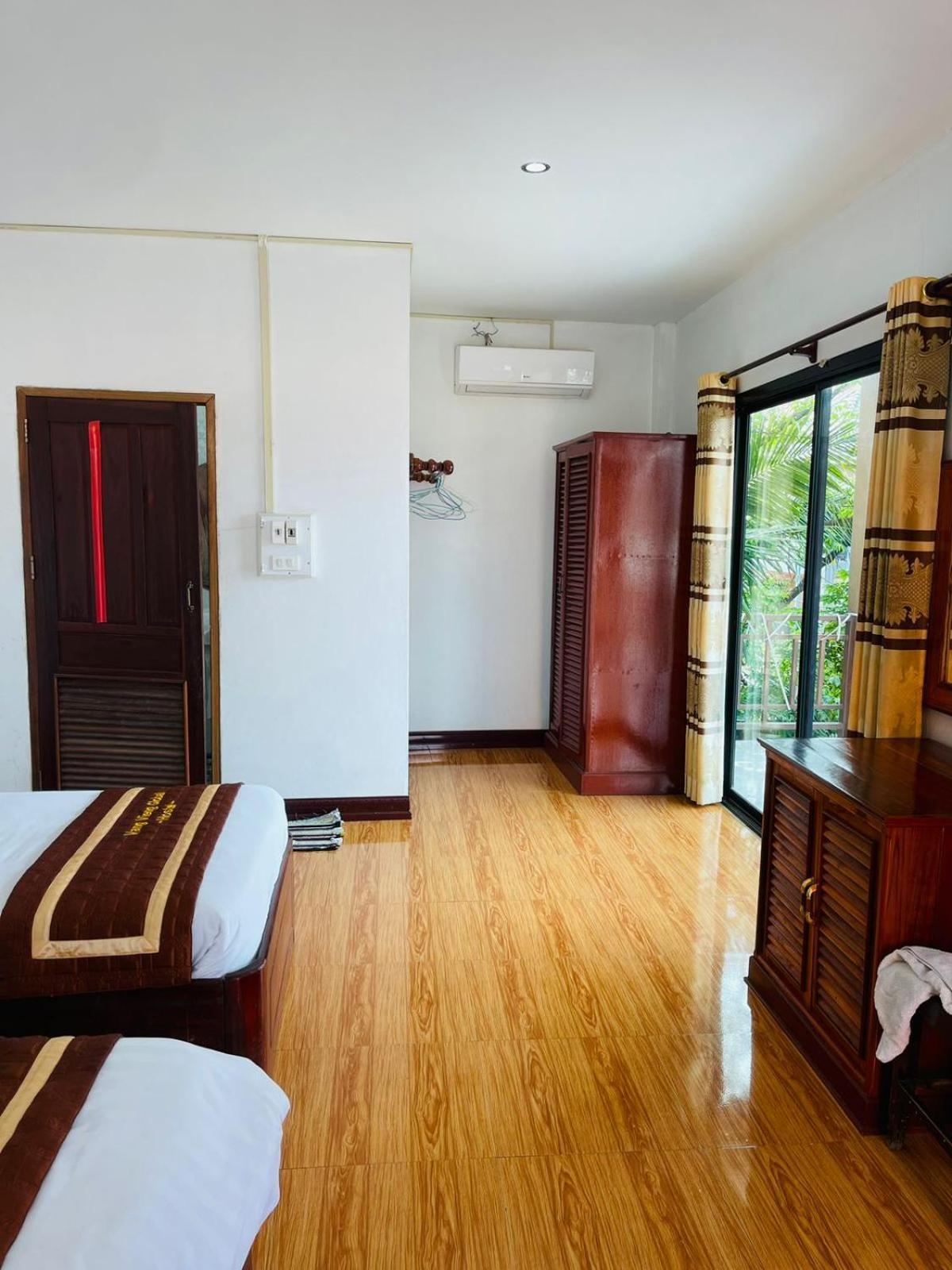 Alisona Hostel ヴァンヴィエン エクステリア 写真