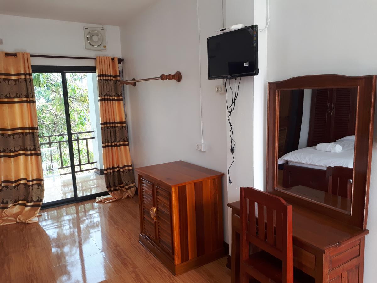 Alisona Hostel ヴァンヴィエン エクステリア 写真